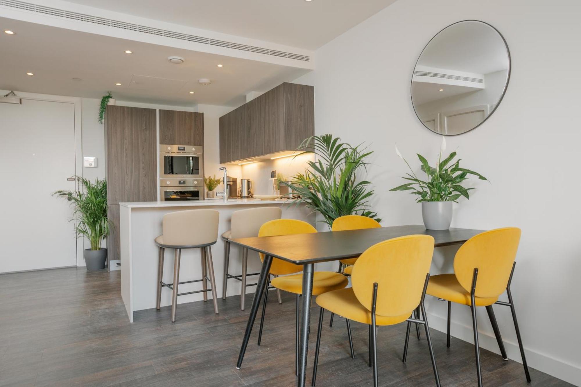 Portico Residences - Spacious 1-bed In Nine Elms With Pool Apartment *