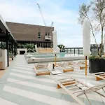 Portico Residences - Spacious 1-Bed Apartment In Nine Elms With Pool