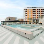 Portico Residences - Spacious 1-Bed Apartment In Nine Elms With Pool