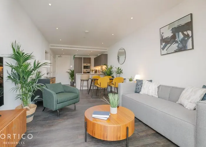 Portico Residences - Spacious 1-Bed Apartment In Nine Elms With Pool